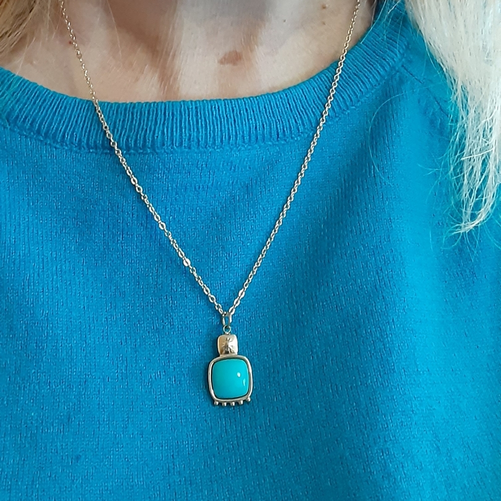 Necklace turquoise pendant